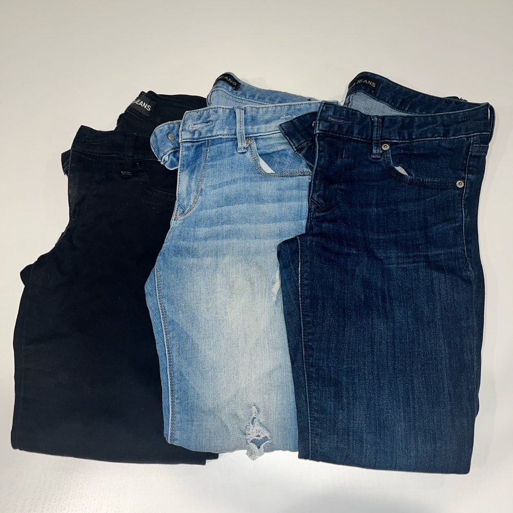 3 Pairs: Express Jeans Size 4 Short
